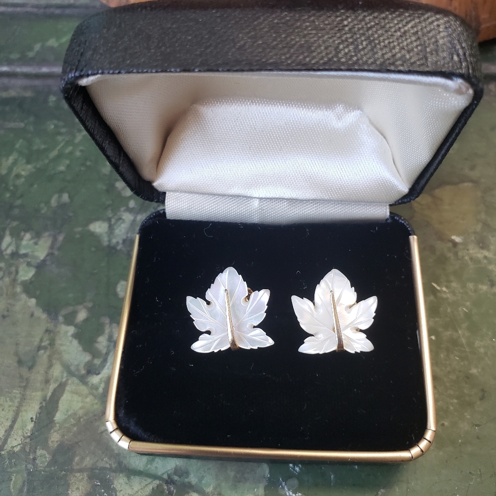 Vintage Lucite Leaf Clip Earrings